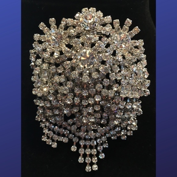 𝅺CAMROSE & KROSS Audrey Hepburn “Unforgettable” Collection Crystal Brooch, NWB - Picture 1 of 4